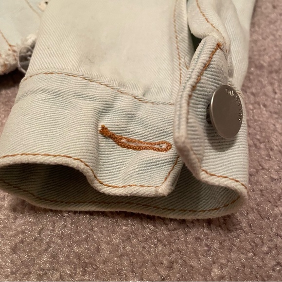 Billabong Cropped Light Wash Denim Jacket Womens Small Cropped Jean Jacket - Picture 8 of 13